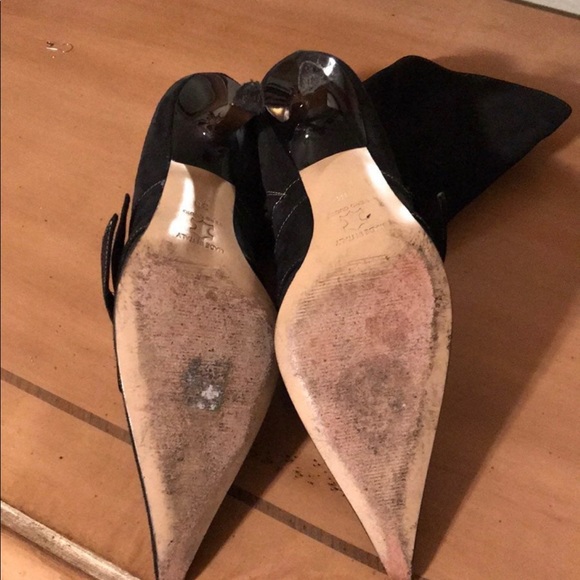 Type Z suede bow booties. - Picture 3 of 5